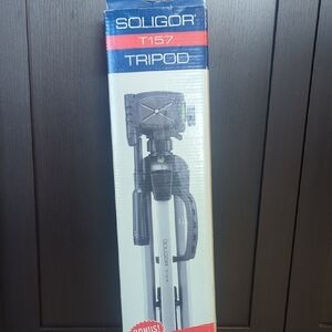 Soligor T157 Tripod With Carrying Case For Photo, Video, Digital Camera- New